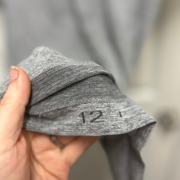 nwot Lululemon swiftly - Picture 3 of 3